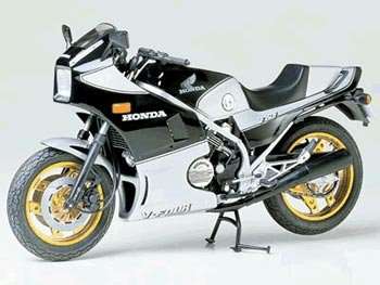 TAMIYA 1/2 Scale Honda VF750F Fully Cowled